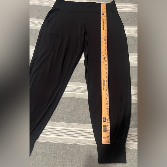Lululemon 🍋 Align Jogger, black w/pockets, women’s size 14, Great Condition! - Picture 13 of 16